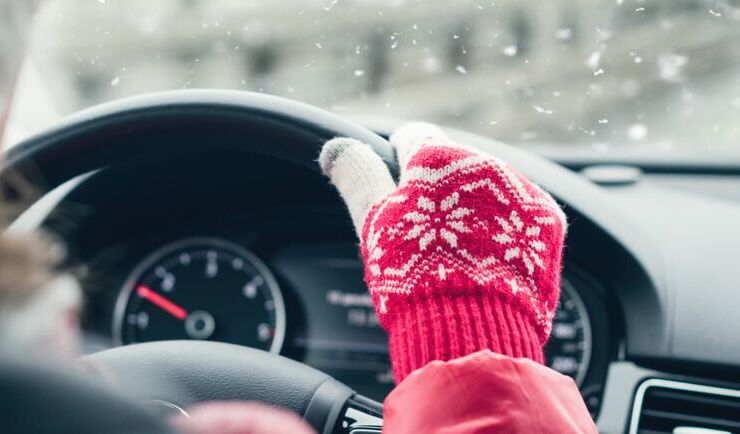3 reasons to choose a rental car for your festive journeys