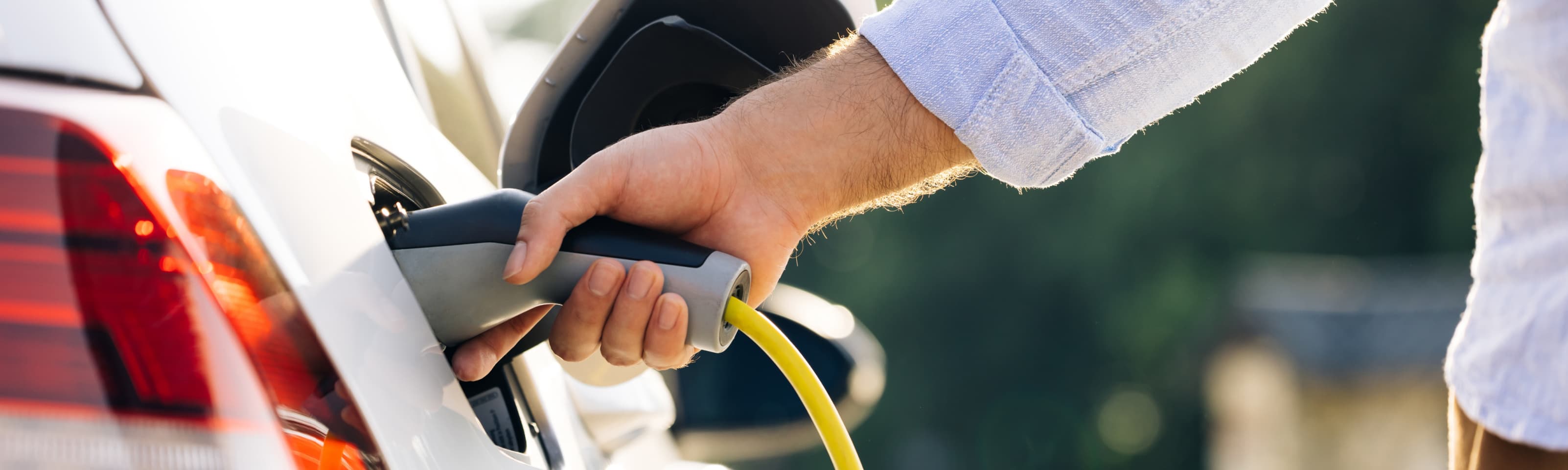 Charging ahead - 5 top tips for charging EVs out on the road