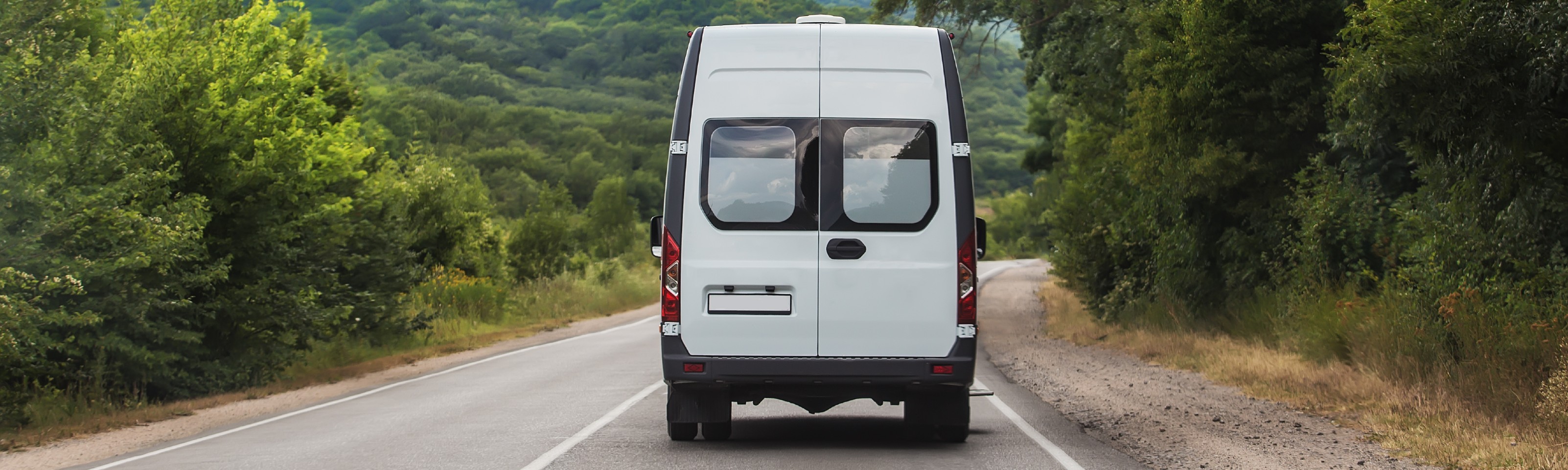 4 great reasons why you might need to hire a minibus this summer