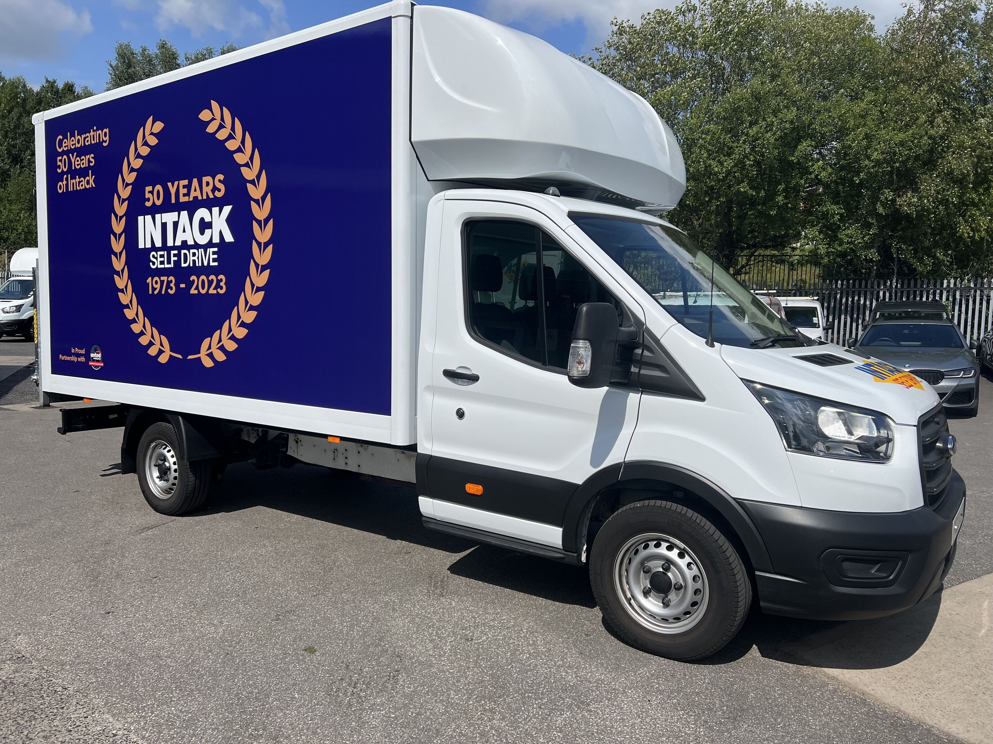 Luton Box Van Hire With Tail Lift Intack Self Drive